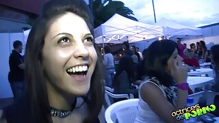 Dolly Leigh abre salaku pernas sumur abertas para um pandanarum duro