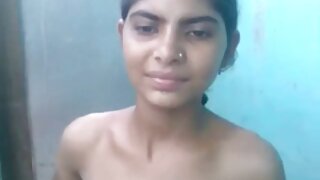 Duas gostosas estão fodendo um garanhão