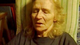 Mulher de preto sendo fodida por trás