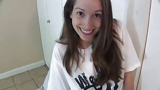 Sweet Mia Moore méré blowjob jeung fucks tatangga nya