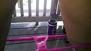 Mulheres maduras gostosas Krissy Lynn com peitos grandes acariciando sua buceta